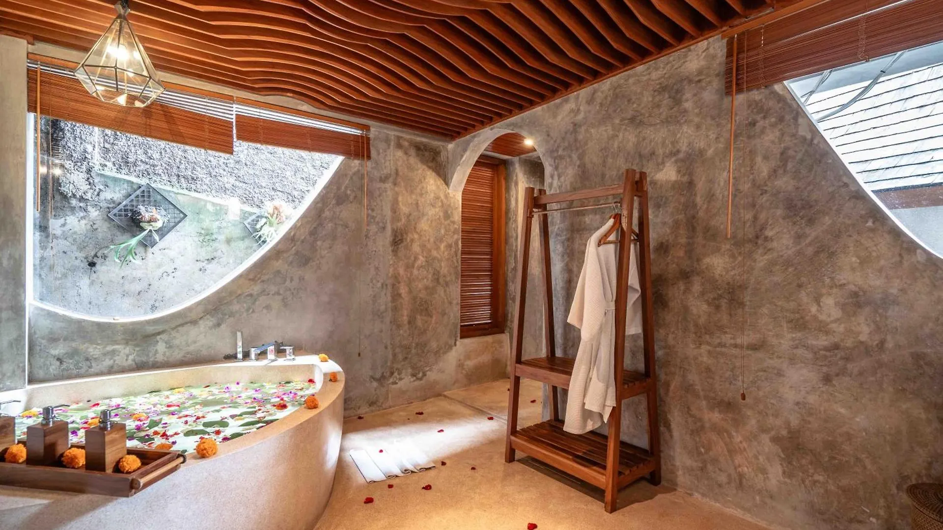 The Sender Pool Suites Ubud 0*,
