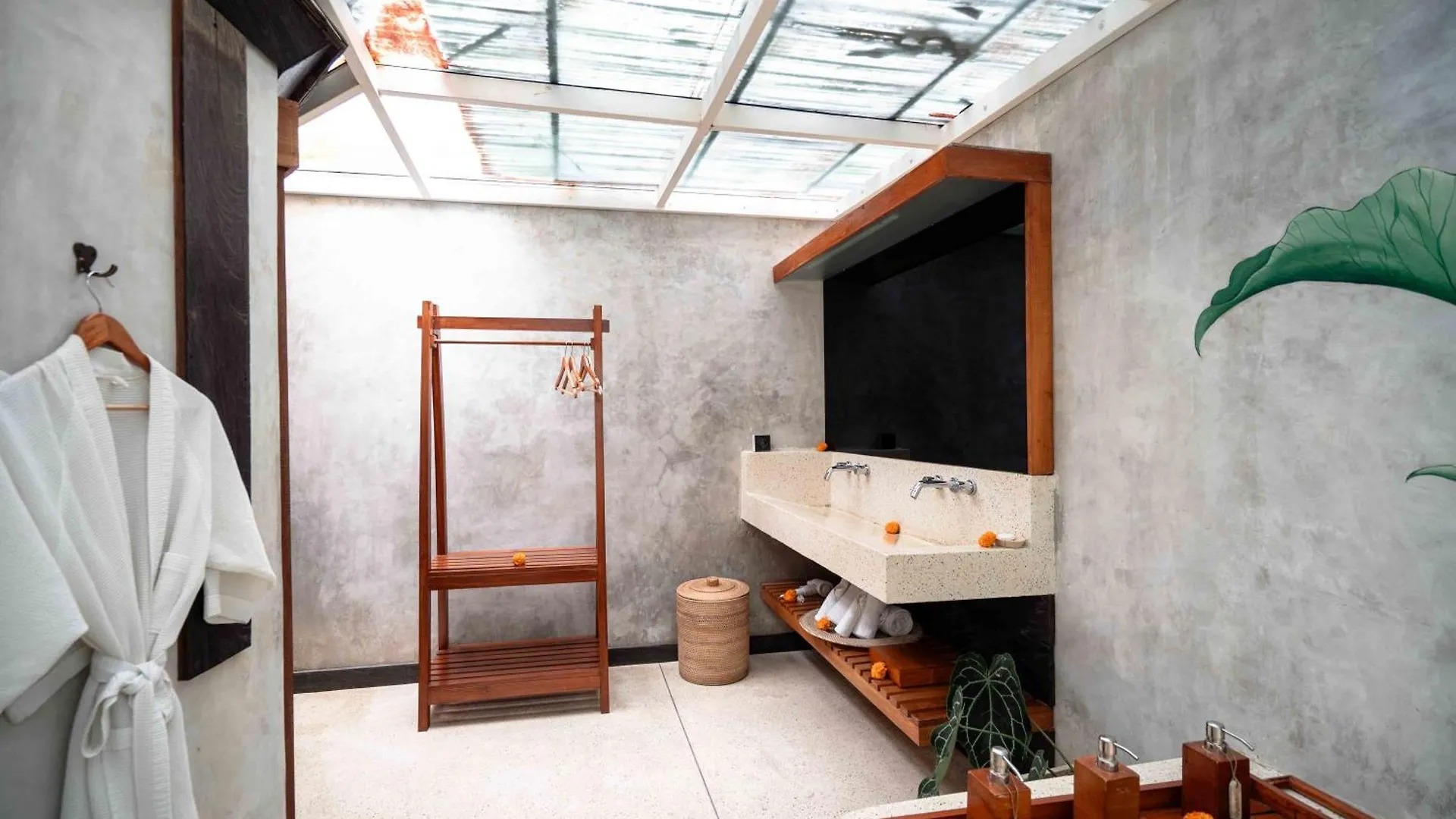 Villa The Sender Pool Suites Ubud