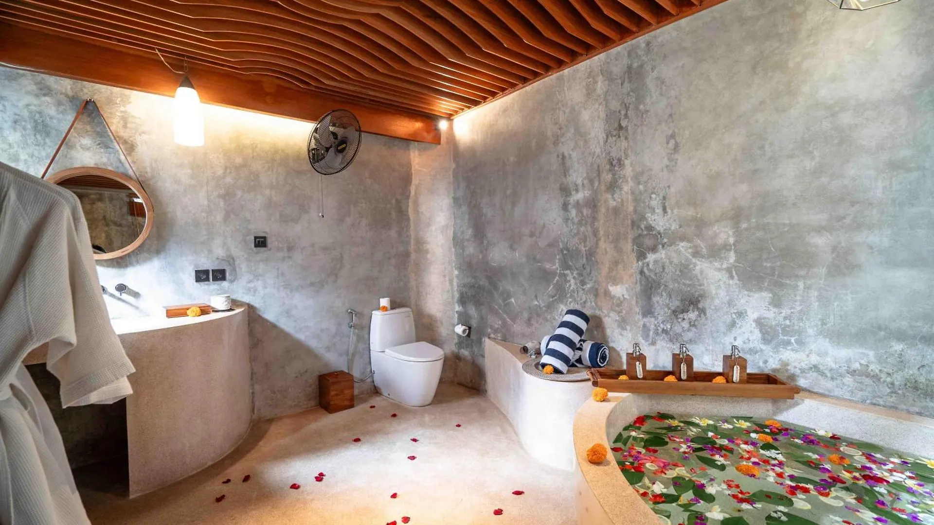 Villa The Sender Pool Suites Ubud
